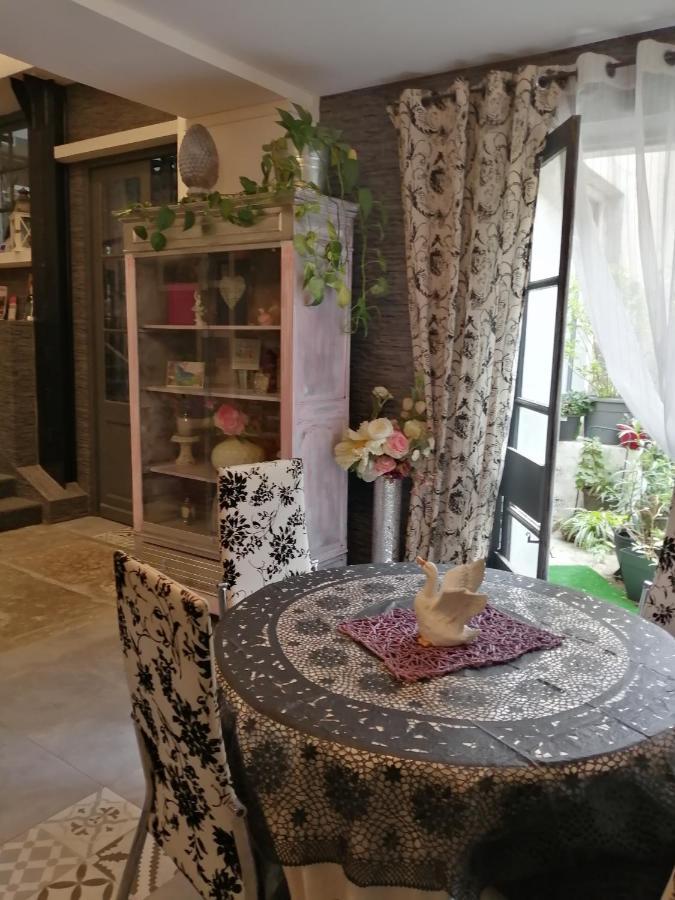 Logis L'Estelvin Chambres D'Hotes การ์กาซอน ภายนอก รูปภาพ